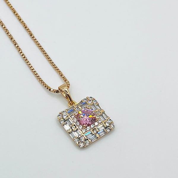 Chaîne avec pendentif C411